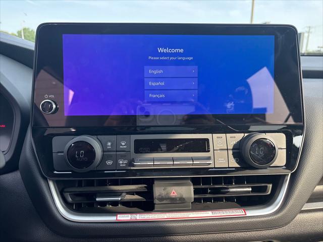 used 2025 Toyota Highlander Hybrid car, priced at $49,198