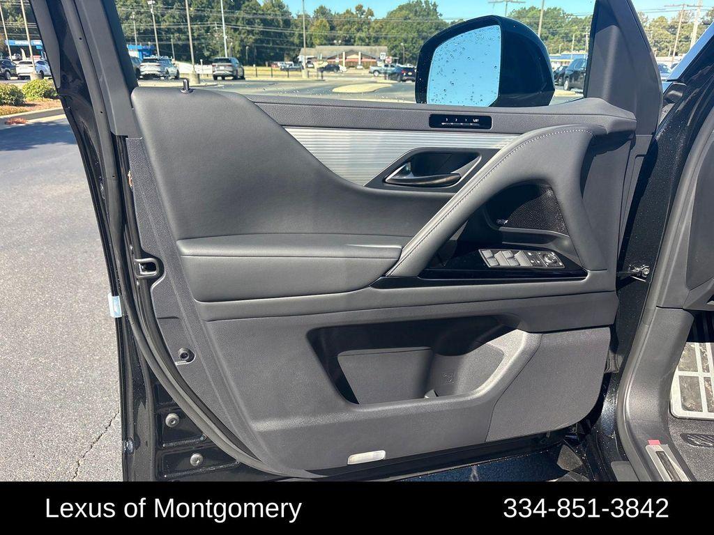 new 2025 Lexus LX 600 car, priced at $118,200