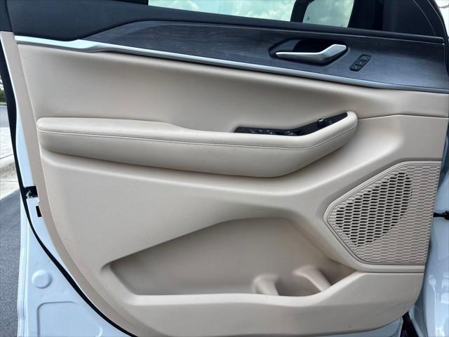 used 2024 Jeep Grand Cherokee car, priced at $39,830