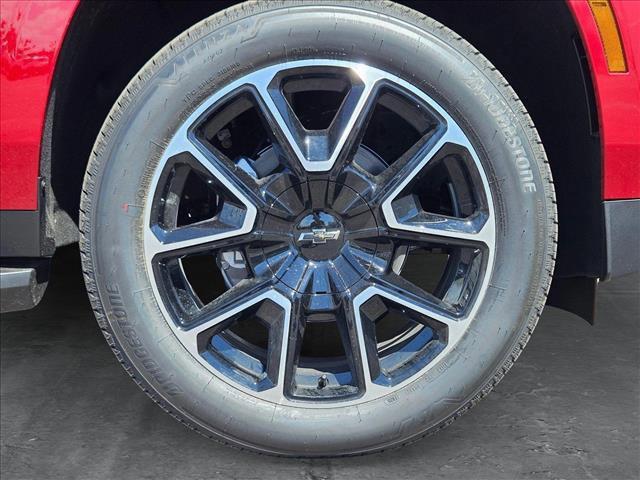 new 2025 Chevrolet Suburban car, priced at $77,563