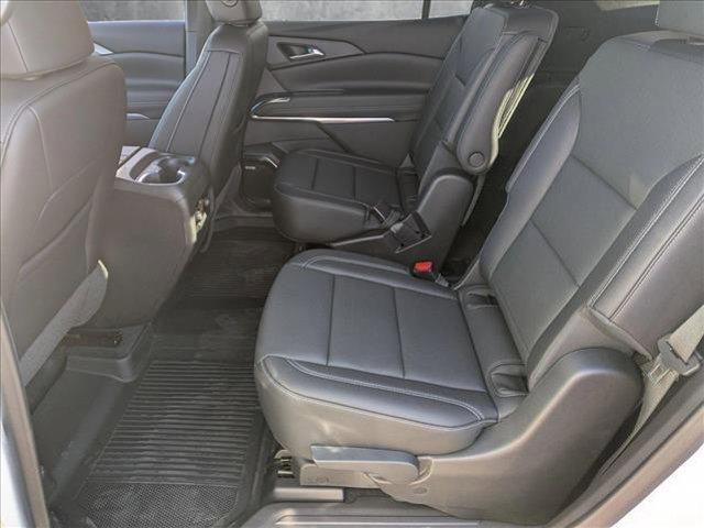 new 2025 Chevrolet Traverse car, priced at $45,974