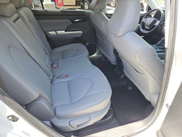 used 2020 Toyota Highlander Hybrid car, priced at $35,112