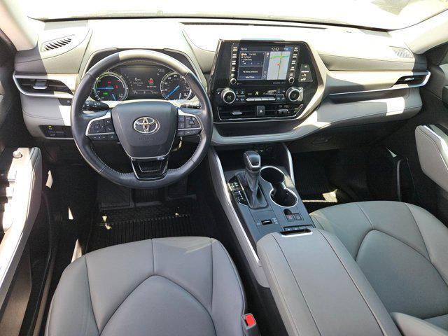 used 2020 Toyota Highlander Hybrid car, priced at $35,112