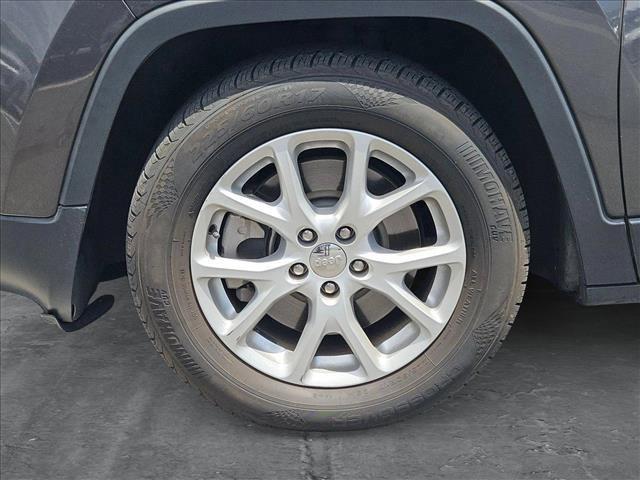 used 2015 Jeep Cherokee car, priced at $15,977