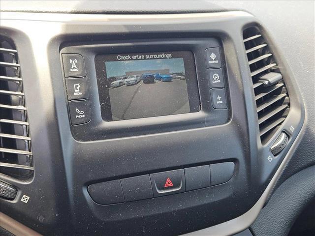 used 2015 Jeep Cherokee car, priced at $15,977