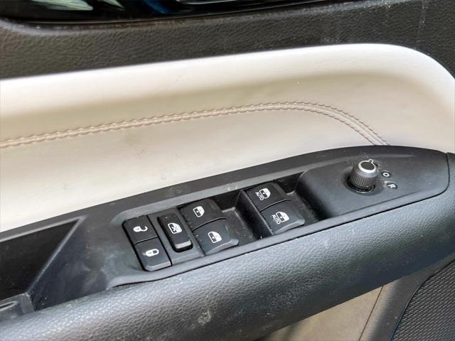 used 2024 Jeep Compass car, priced at $25,289