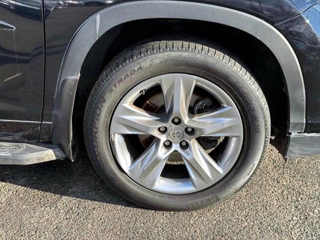used 2015 Toyota Highlander car, priced at $15,421