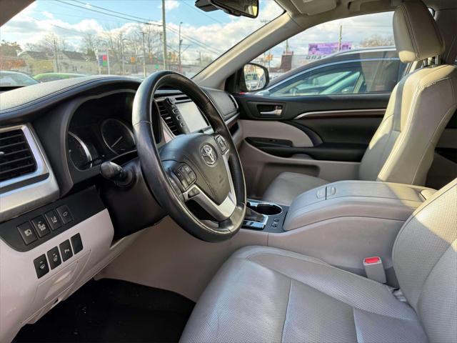 used 2015 Toyota Highlander car, priced at $15,421