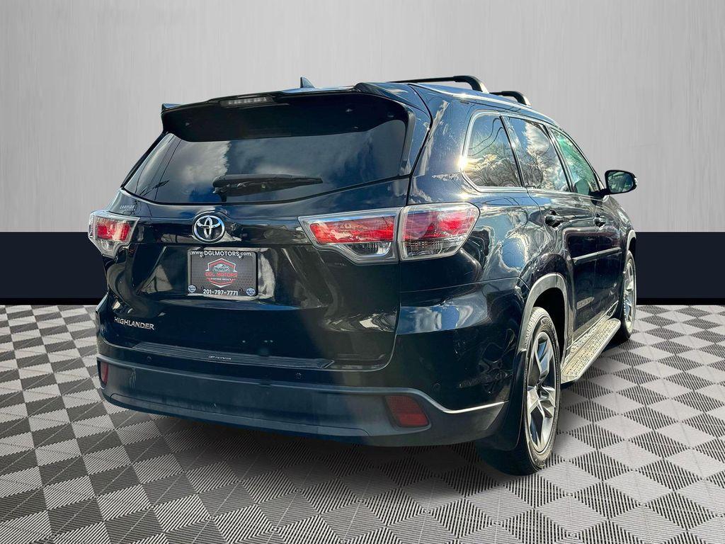 used 2015 Toyota Highlander car, priced at $13,895