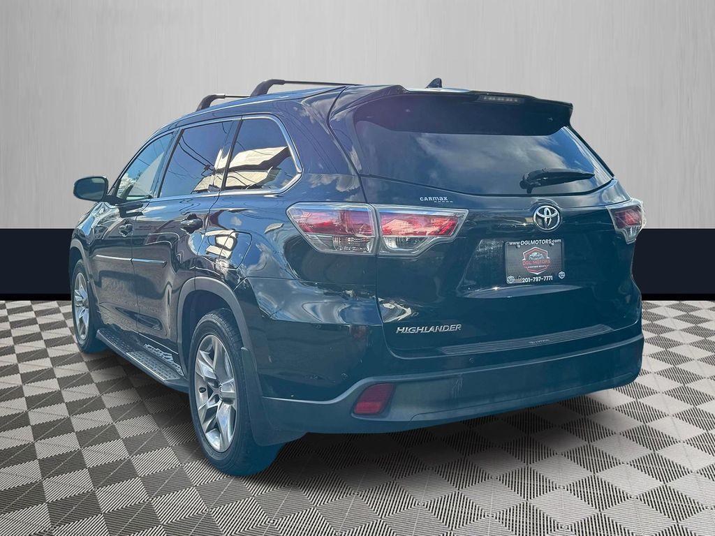 used 2015 Toyota Highlander car, priced at $13,895