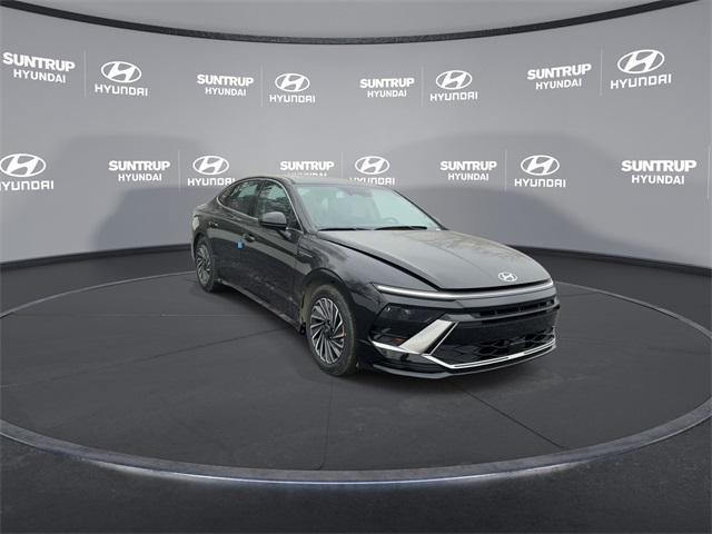 new 2025 Hyundai Sonata Hybrid car, priced at $30,457