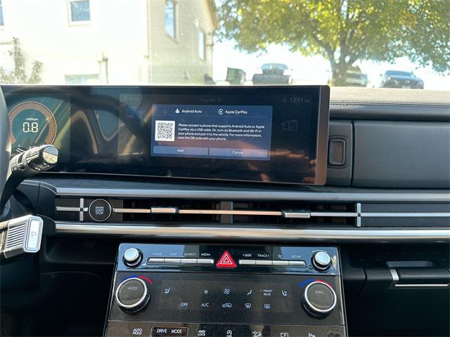used 2025 Hyundai Santa Fe car, priced at $32,197