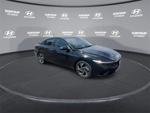 new 2025 Hyundai Elantra car, priced at $23,257
