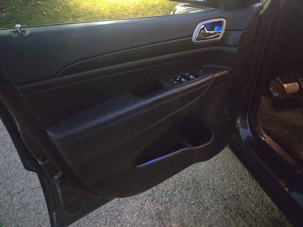 used 2021 Jeep Grand Cherokee car, priced at $22,495