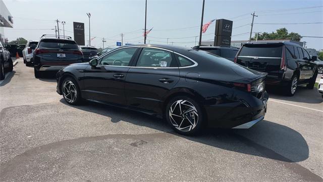new 2024 Hyundai Sonata car, priced at $30,526
