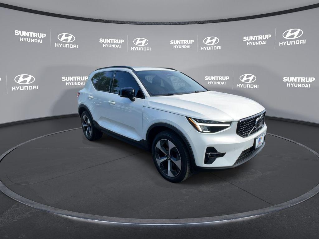 used 2023 Volvo XC40 car, priced at $31,635