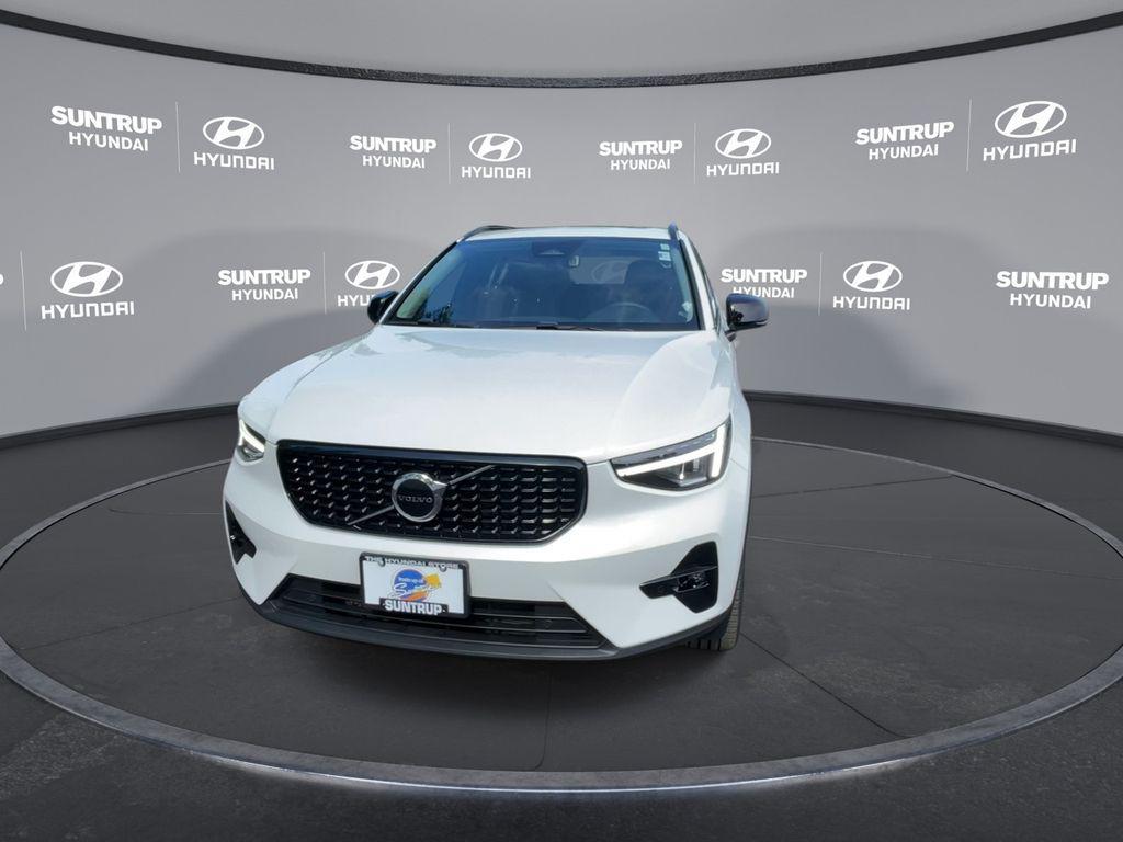 used 2023 Volvo XC40 car, priced at $31,635