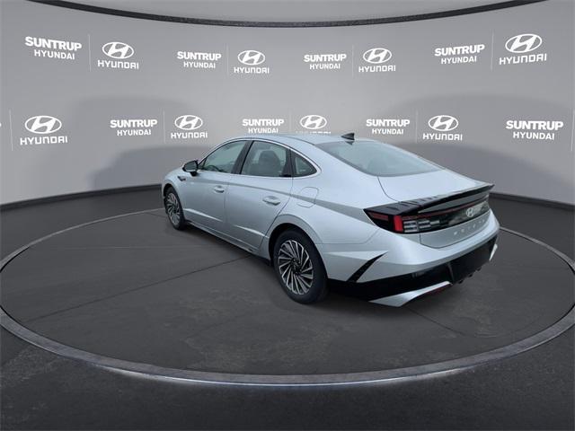 new 2025 Hyundai Sonata Hybrid car