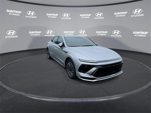 new 2025 Hyundai Sonata Hybrid car