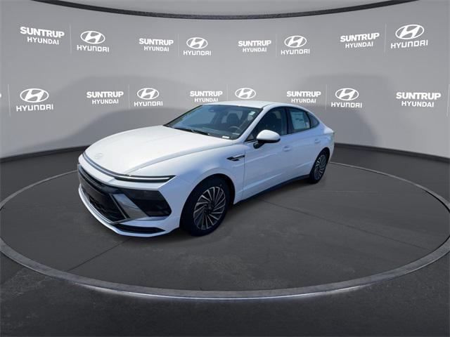 new 2025 Hyundai Sonata Hybrid car, priced at $32,137