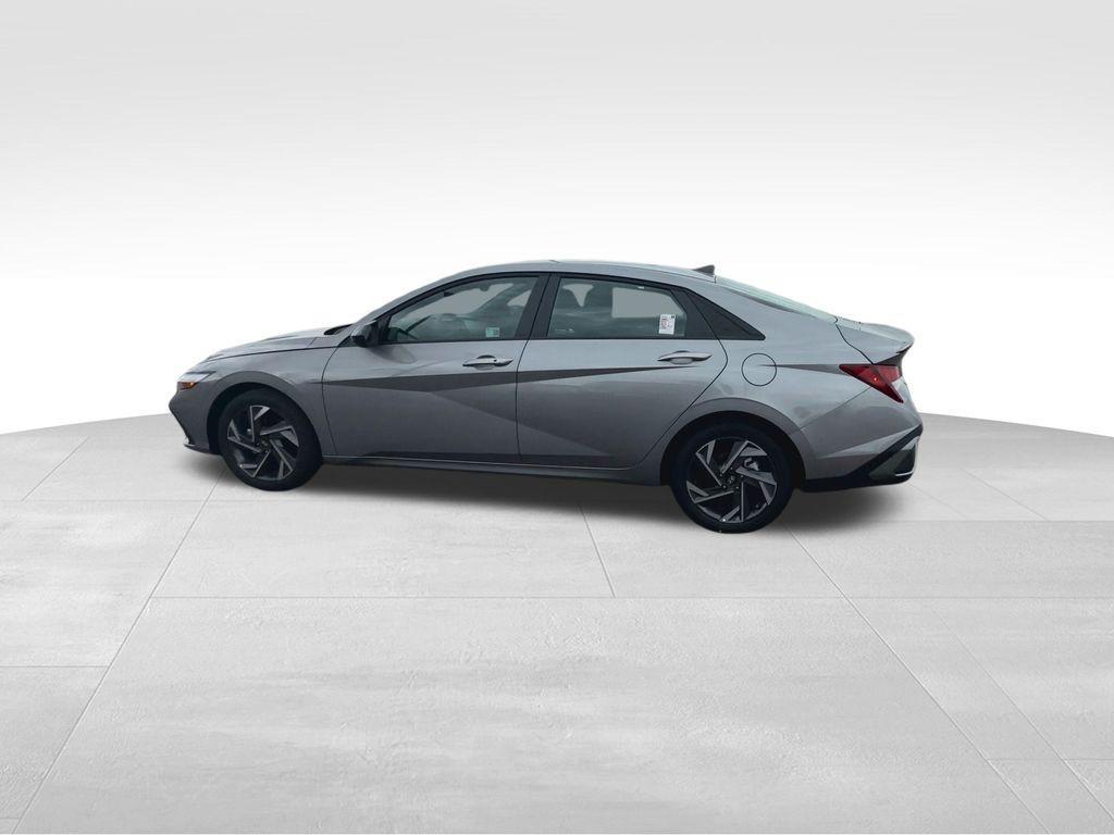 used 2025 Hyundai Elantra car, priced at $21,665