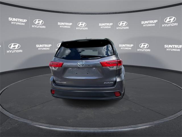 used 2018 Toyota Highlander car, priced at $24,425