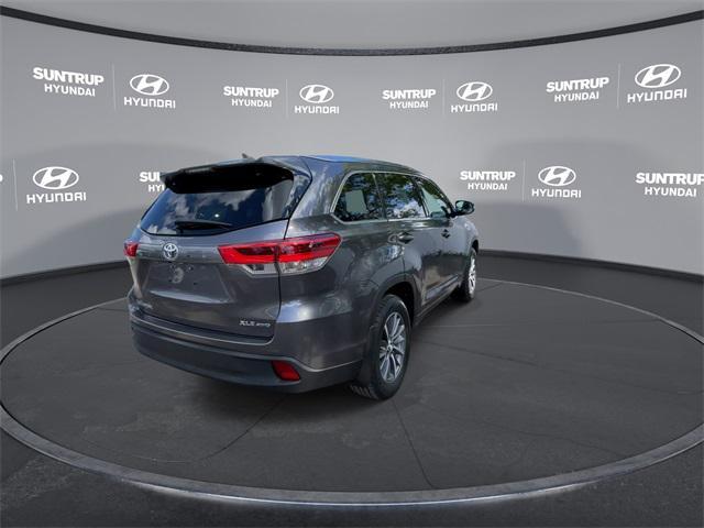 used 2018 Toyota Highlander car, priced at $24,425