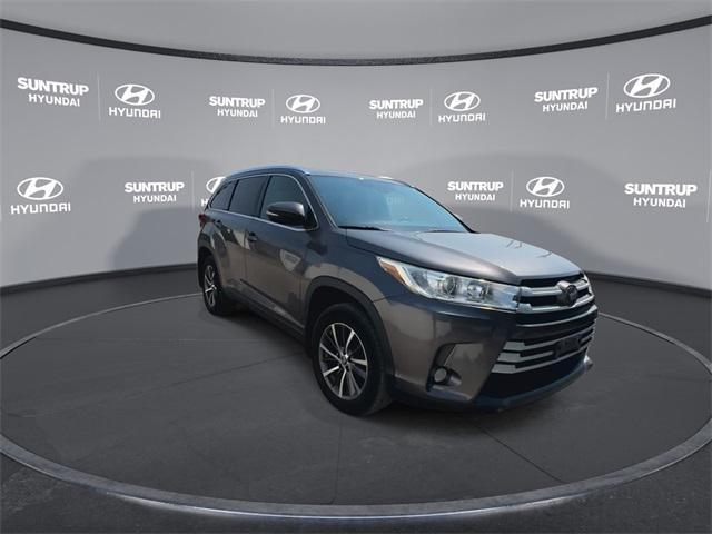 used 2018 Toyota Highlander car, priced at $27,100