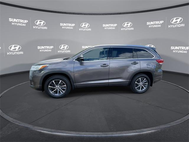 used 2018 Toyota Highlander car, priced at $24,425