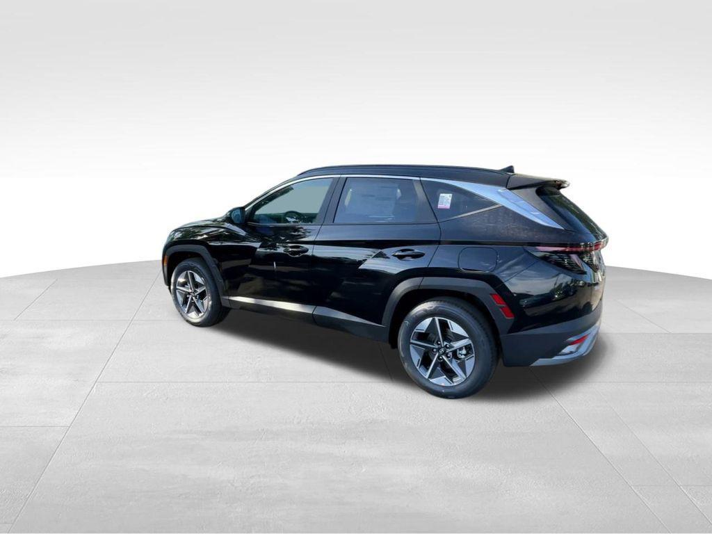 new 2025 Hyundai TUCSON Hybrid car, priced at $33,718
