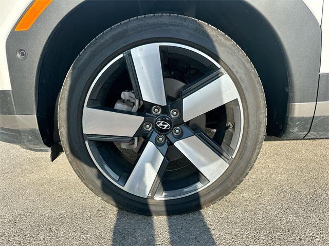 used 2025 Hyundai Santa Fe car, priced at $37,097