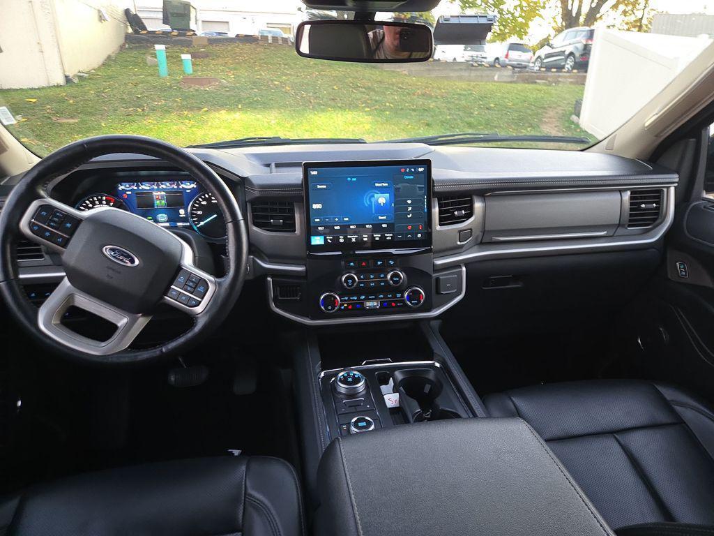 used 2023 Ford Expedition car, priced at $41,995