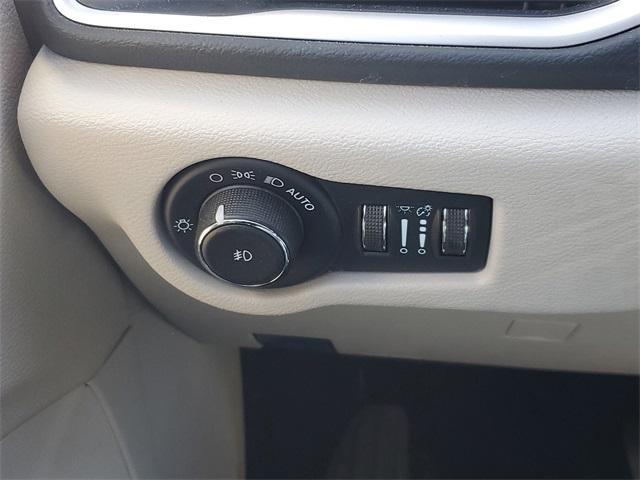 used 2023 Chrysler Pacifica car, priced at $23,898