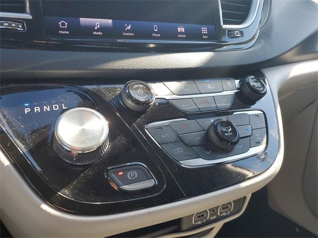 used 2023 Chrysler Pacifica car, priced at $23,898