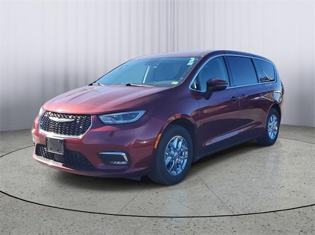 used 2023 Chrysler Pacifica car, priced at $23,898