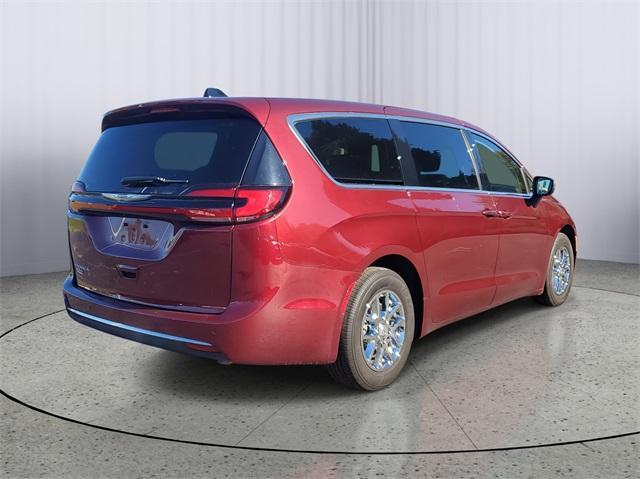 used 2023 Chrysler Pacifica car, priced at $23,898