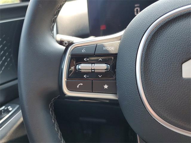 used 2025 Kia Sorento car, priced at $34,898