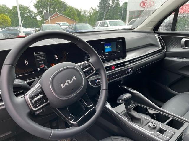 used 2025 Kia Sorento car, priced at $34,898