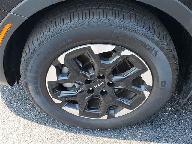 used 2025 Kia Sorento car, priced at $34,898