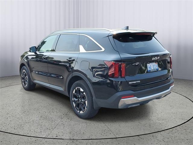 used 2025 Kia Sorento car, priced at $34,898