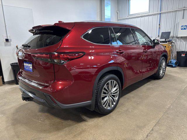 used 2021 Toyota Highlander car, priced at $38,777