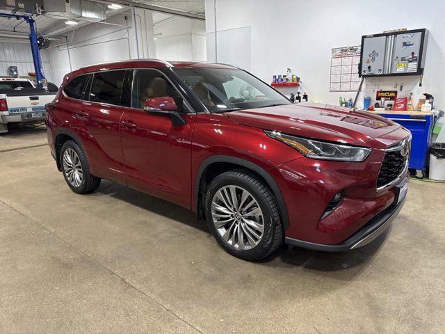 used 2021 Toyota Highlander car, priced at $38,777