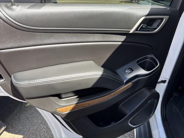 used 2018 GMC Yukon car, priced at $22,900