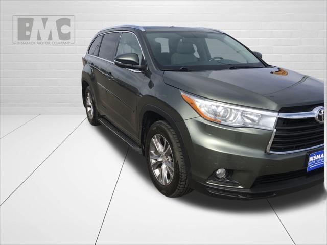 used 2015 Toyota Highlander car, priced at $19,497