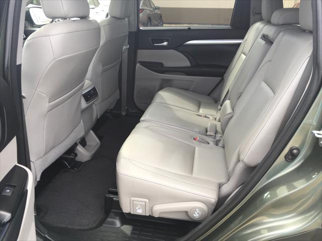 used 2015 Toyota Highlander car, priced at $19,497