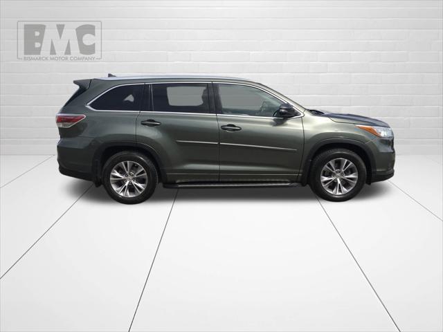 used 2015 Toyota Highlander car, priced at $19,497