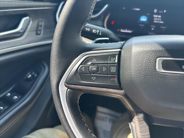 used 2023 Jeep Grand Cherokee car, priced at $35,880