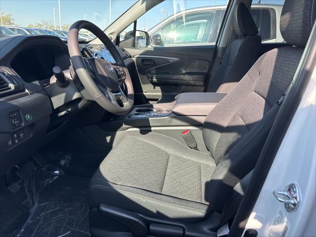new 2025 Honda Ridgeline car, priced at $40,140