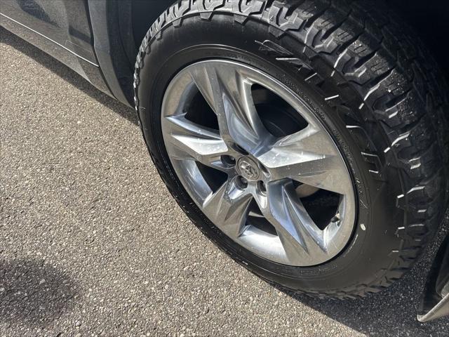 used 2015 Toyota Highlander car, priced at $19,990