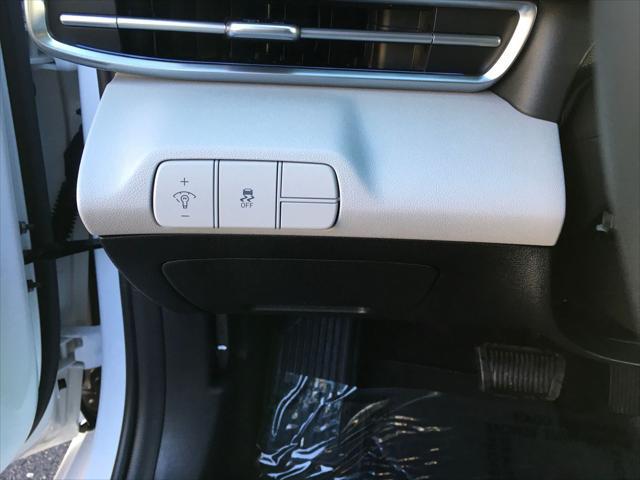 used 2025 Hyundai Elantra car, priced at $25,995
